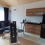 Letniskowe Sarbilove بيت خشبي